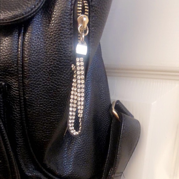 Black backpack - Picture 4 of 11